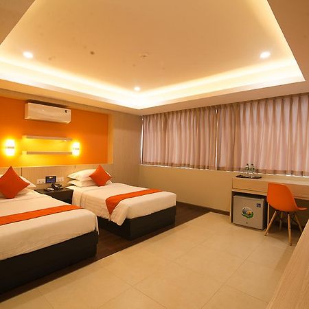 Eastern Hotel Yangon Exterior photo